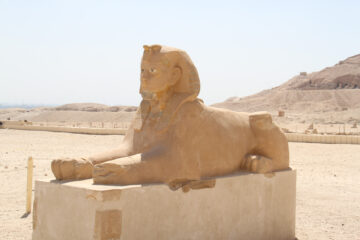 Hurghada to Valley of the Kings | Luxor Day Trip by Minivan - Small Group